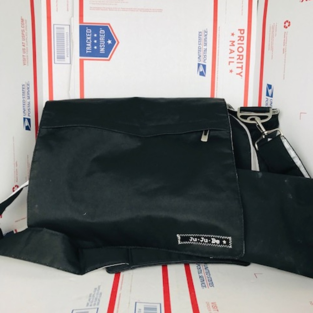 JuJuBe Black Diaper Bag w/ changing pad